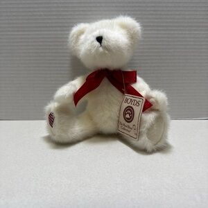 Boyds Bears VALENTINO #82042 2004 10” Plush White Bear W/Red Heart Love With Tag